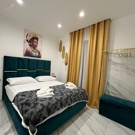 Familia Hotel Napoli Eksteriør billede