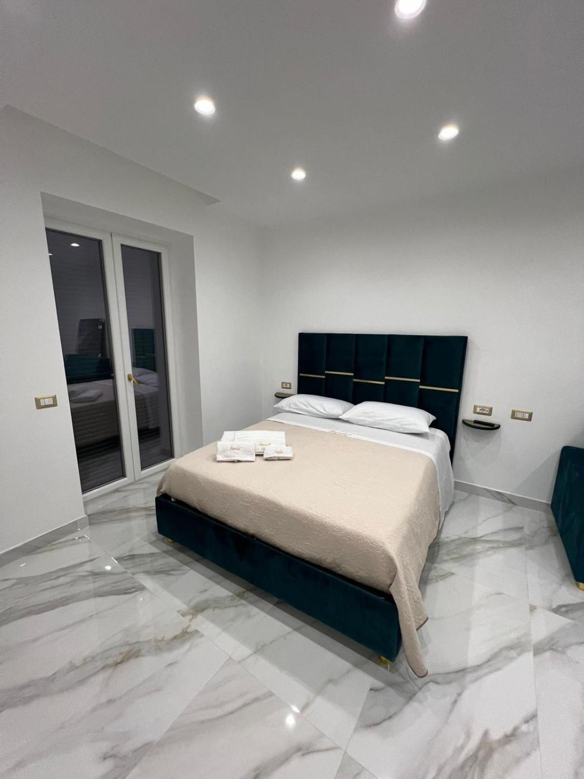 Familia Hotel Napoli Eksteriør billede
