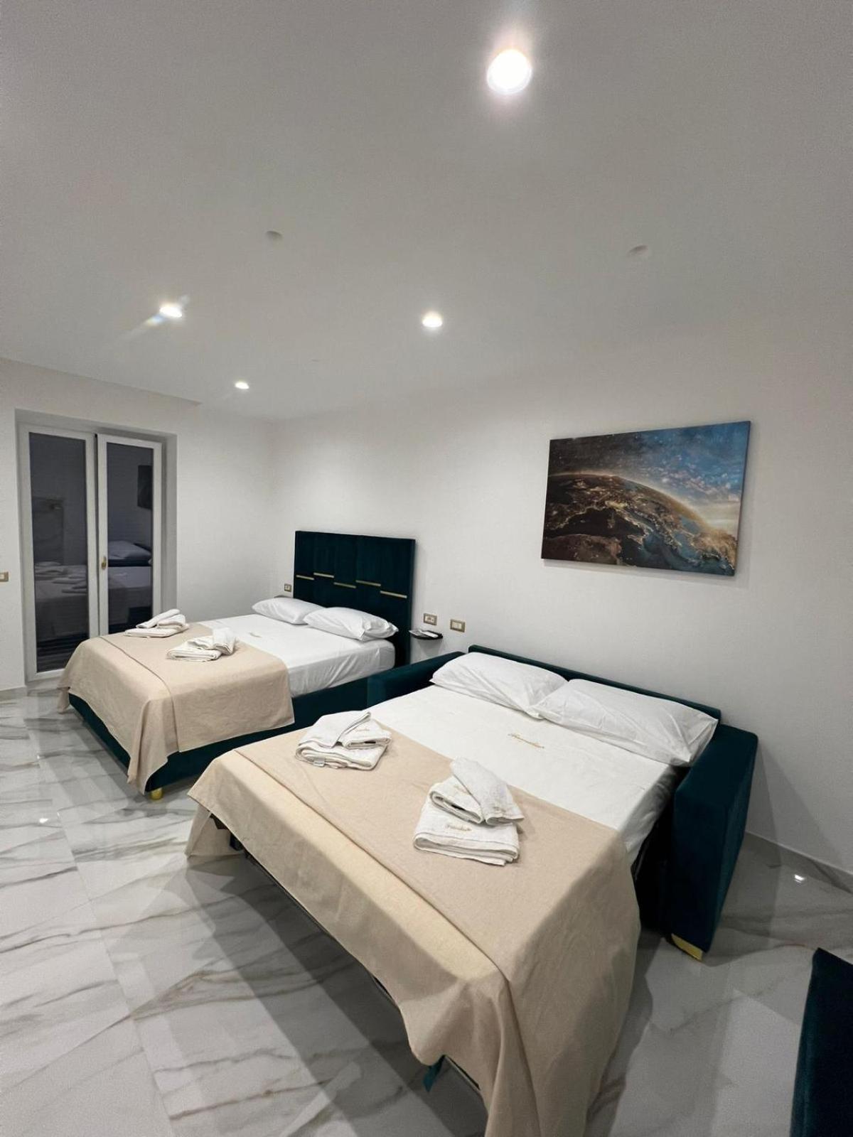 Familia Hotel Napoli Eksteriør billede