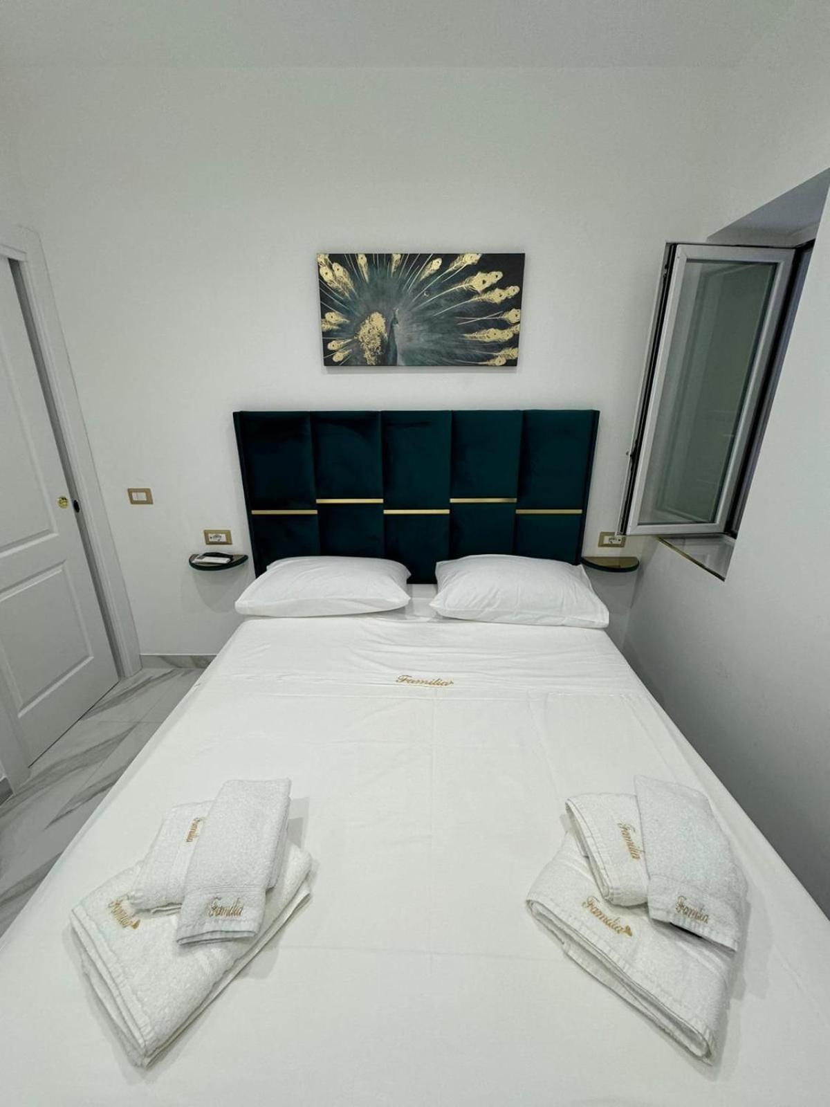 Familia Hotel Napoli Eksteriør billede