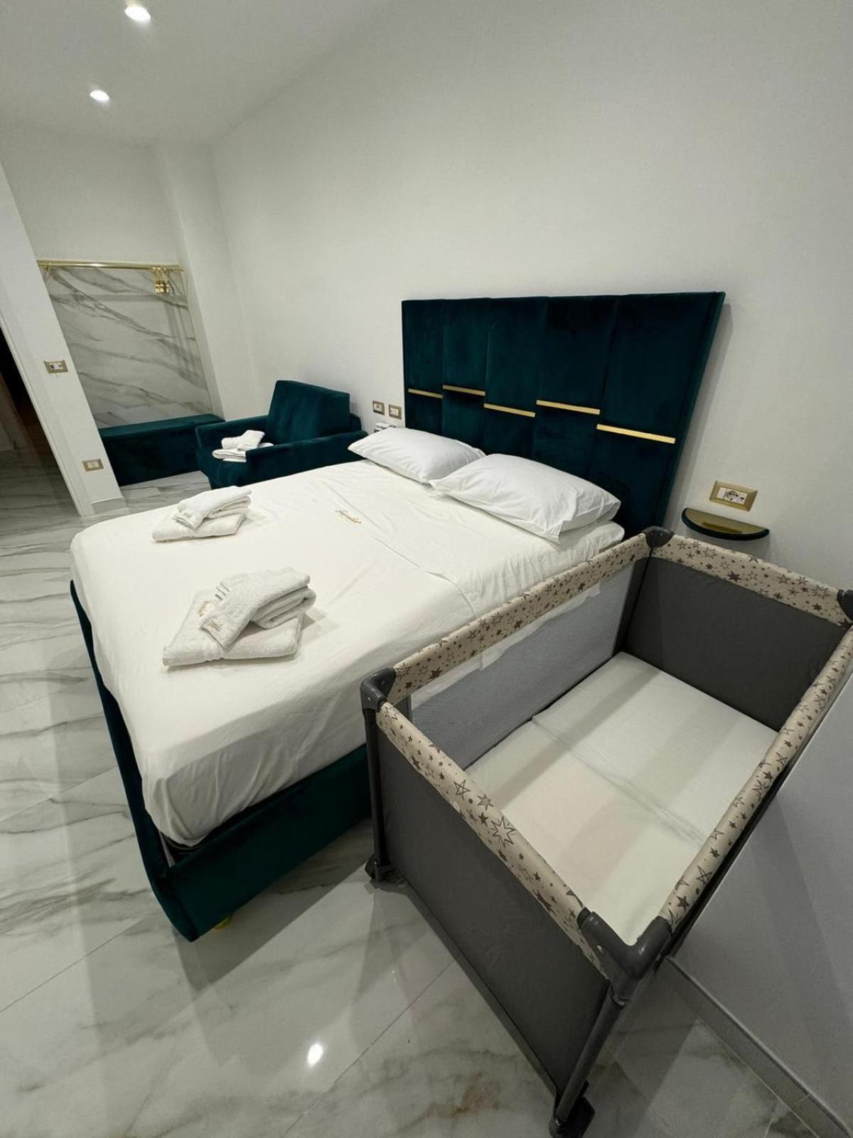 Familia Hotel Napoli Eksteriør billede