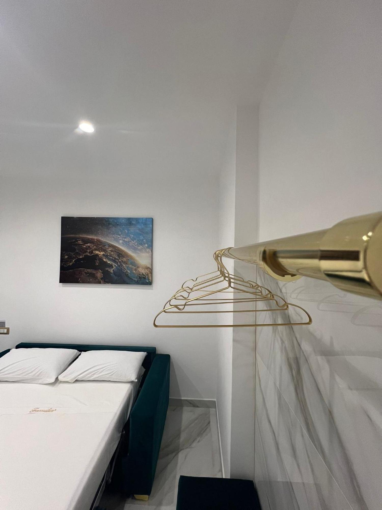 Familia Hotel Napoli Eksteriør billede