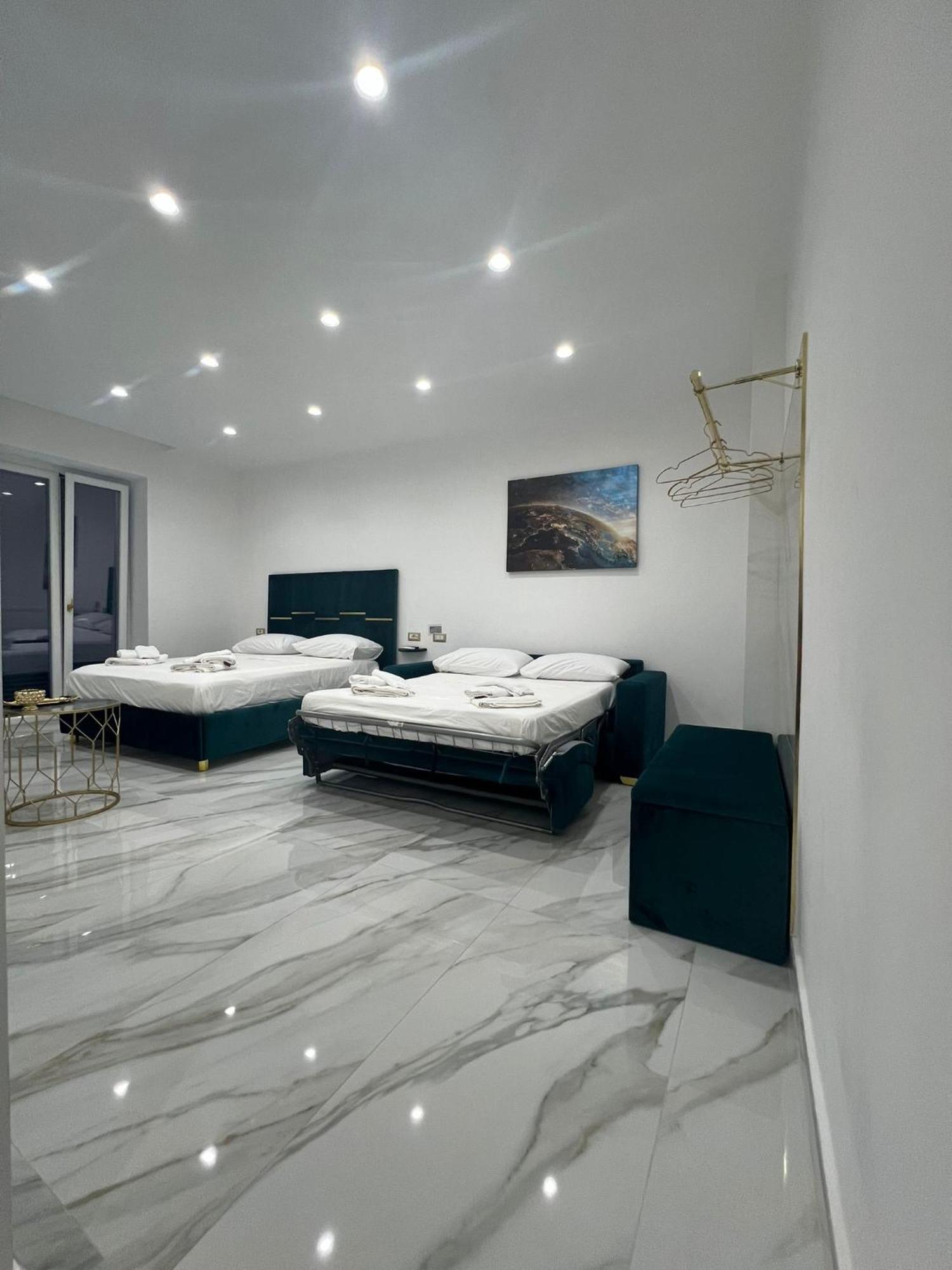Familia Hotel Napoli Eksteriør billede