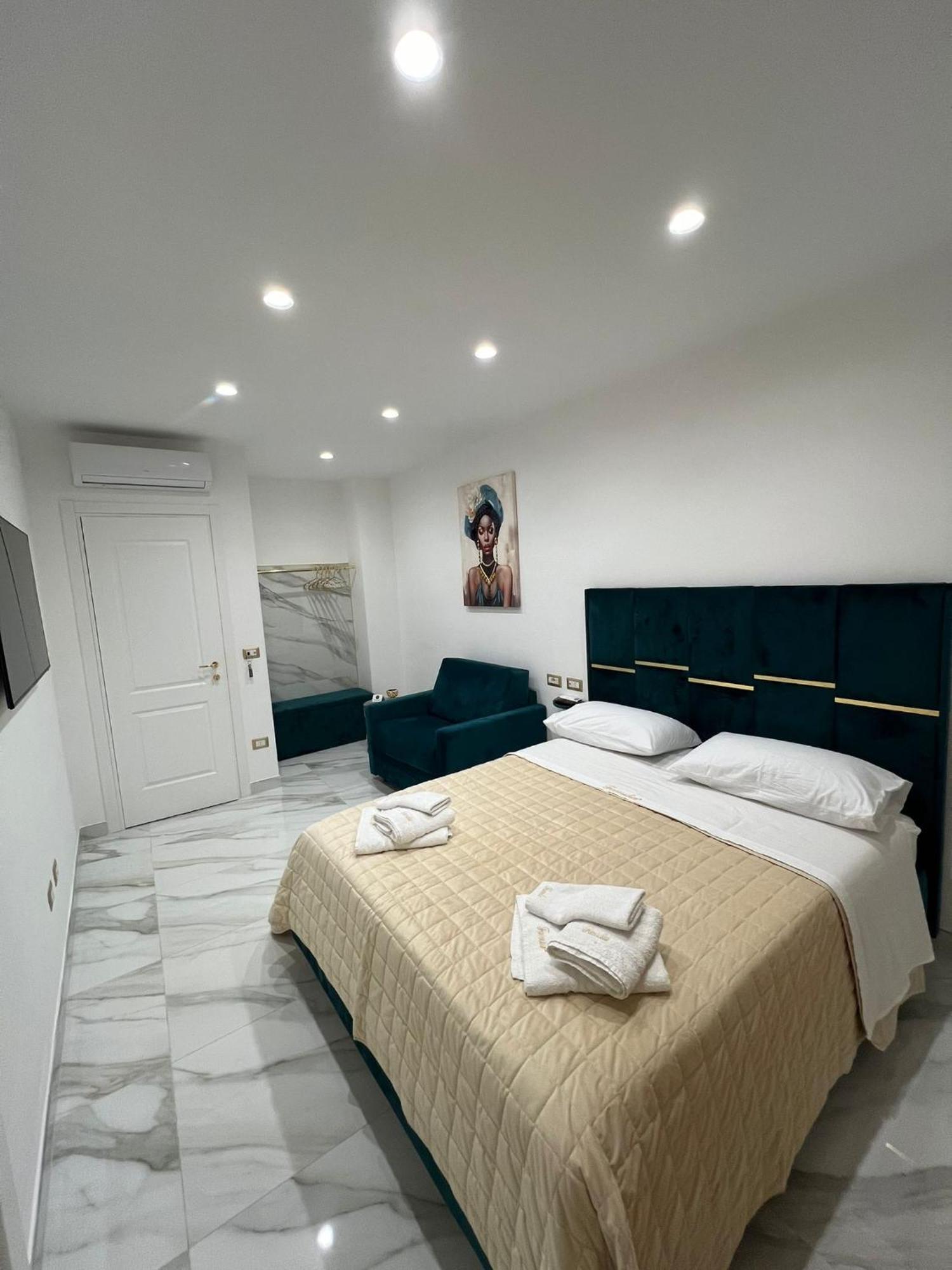 Familia Hotel Napoli Eksteriør billede